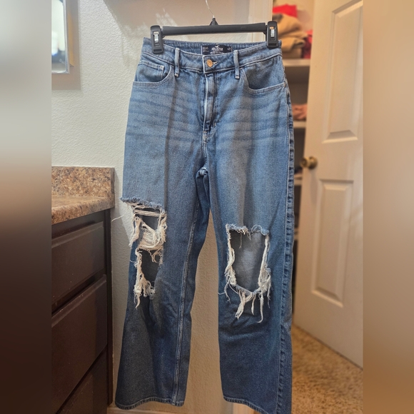 Hollister Women's Light Blue ULTRA High Rise DAD Jeans - Picture 5 of 5